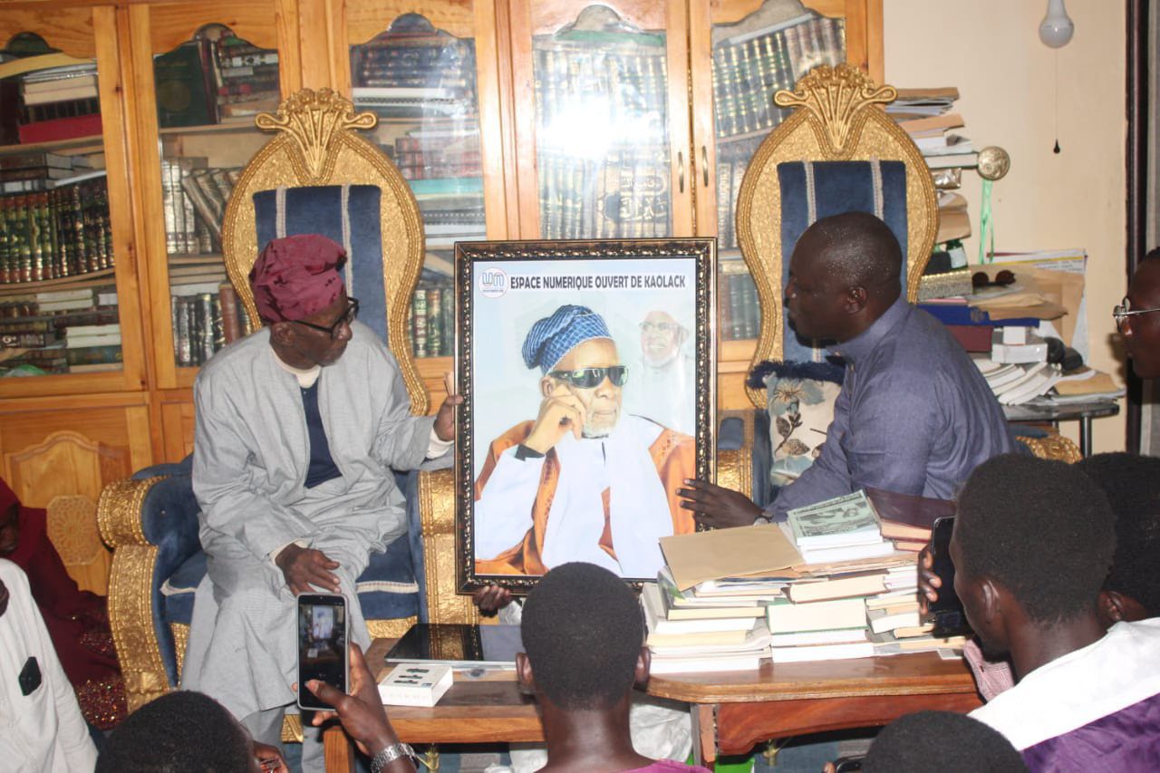 UNCHK: Visite de courtoisie et de recueillement auprès du Khalife général de Médina Baye, Cheikh Mouhamadou Mahi NIASS