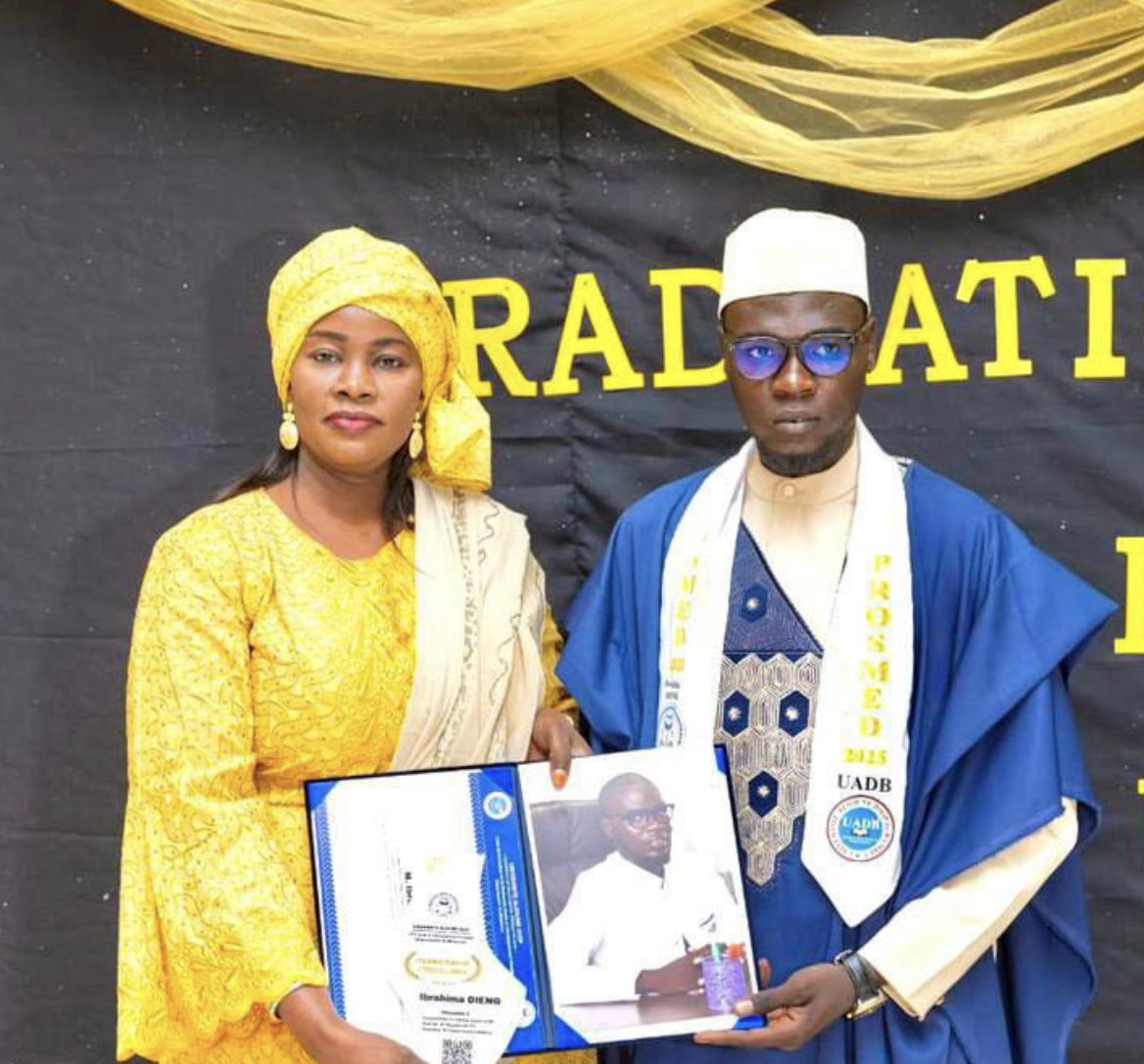 Célébration de la 3e promotion de Médecine de l’UFR Santé et Développement Durable de l’Université Alioune Diop : les étudiants honorent le CROUS de Bambey